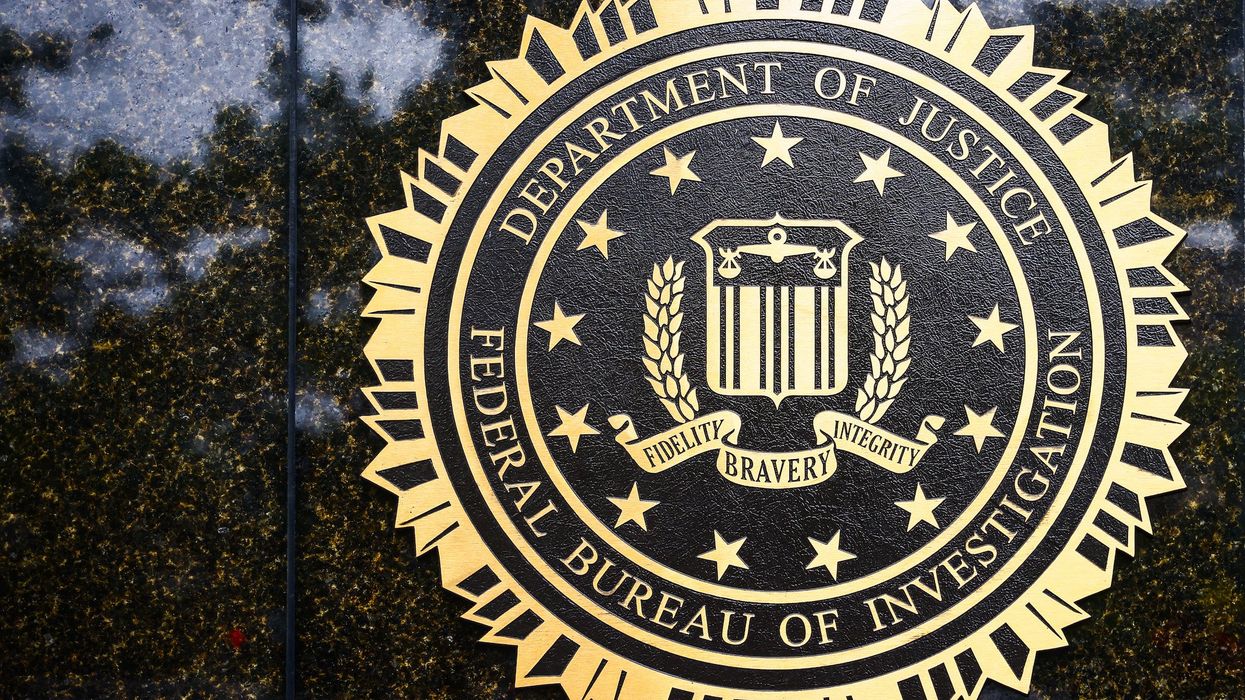 Plumber tried to hire hitman to kill his wife and 6 children in Alabama after series of arsons and abuse, FBI says