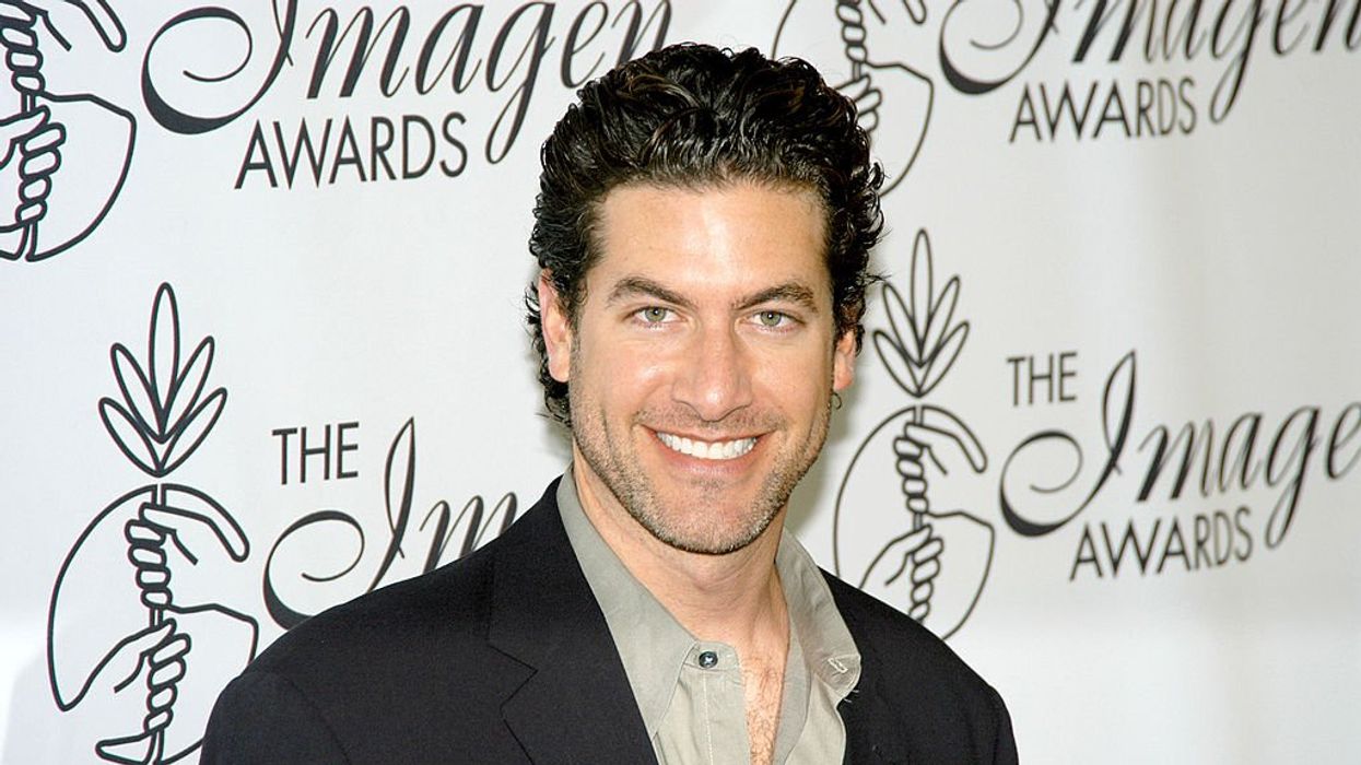 'Extreme Makeover: Home Edition' star stabbed to death; suspect bizarrely calls cops hours after incident and is arrested