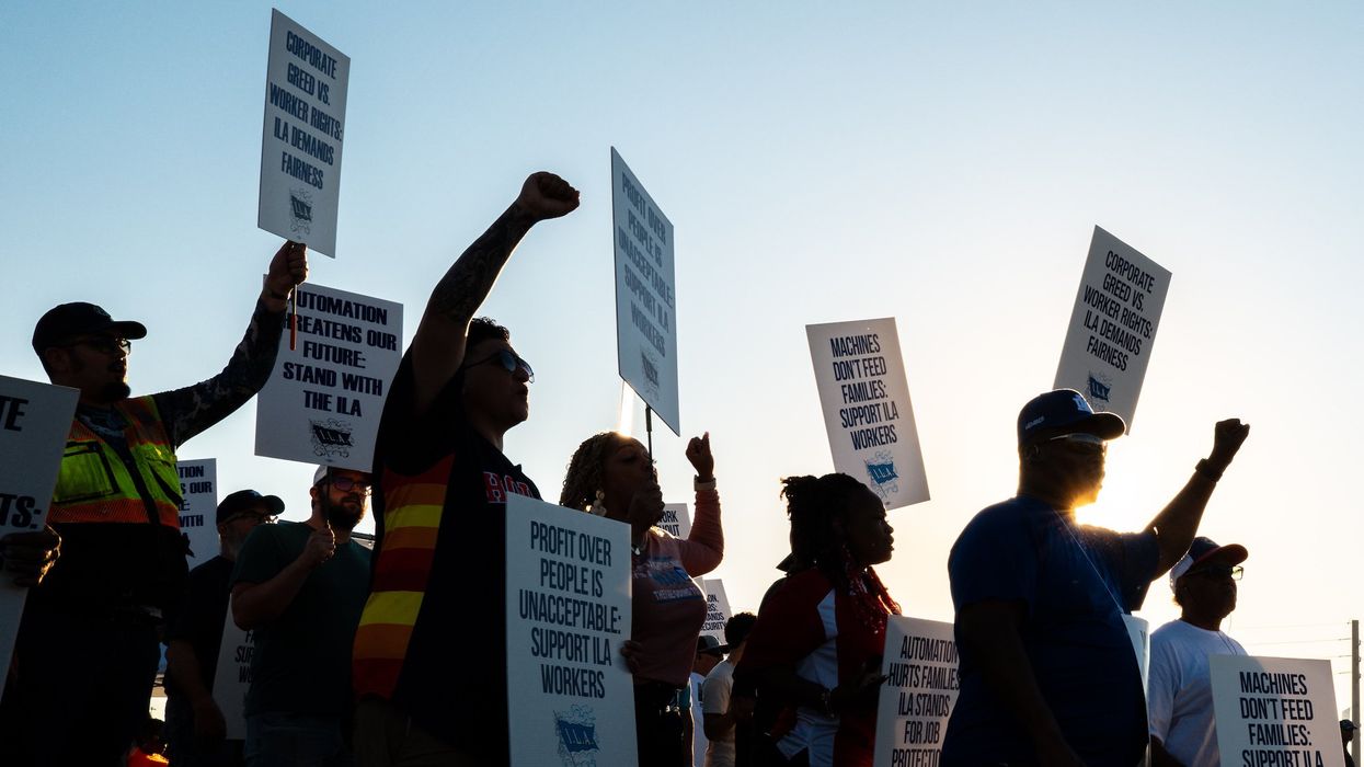 Dockworkers’ strike suspended