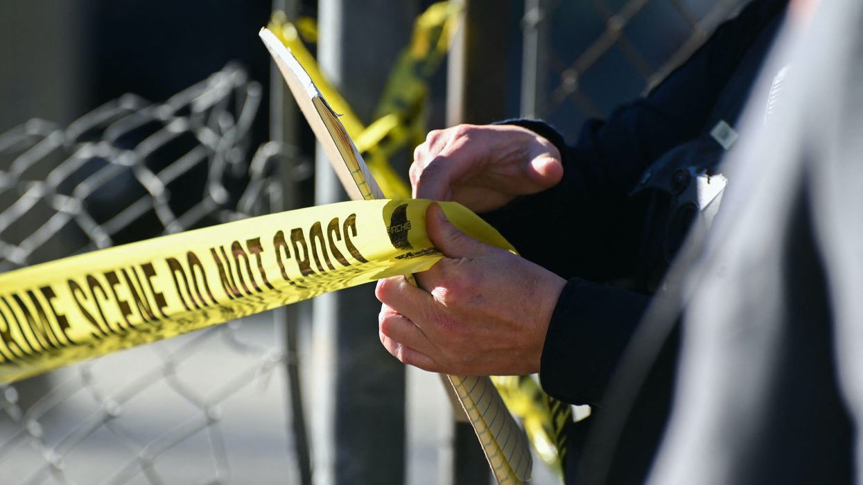 Son tries to drop off father's dead body at sheriff's station and gets arrested for murder