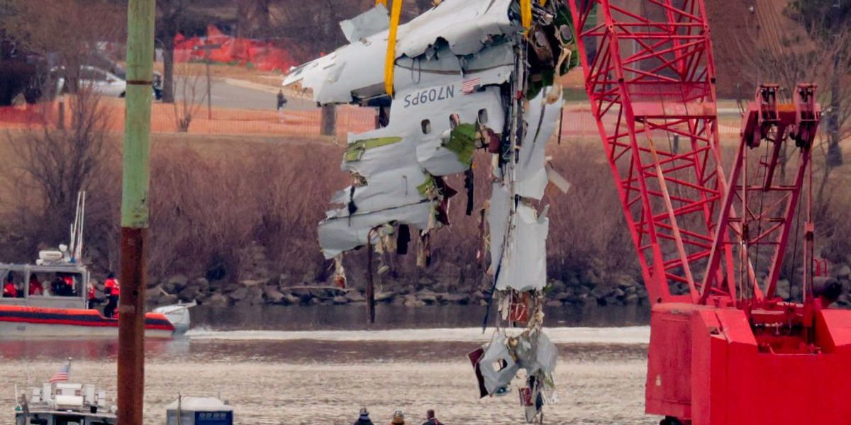 Female Black Hawk pilot didn’t follow orders before horrific crash: Report Female Black Hawk pilot didn’t follow orders before horrific crash: Report