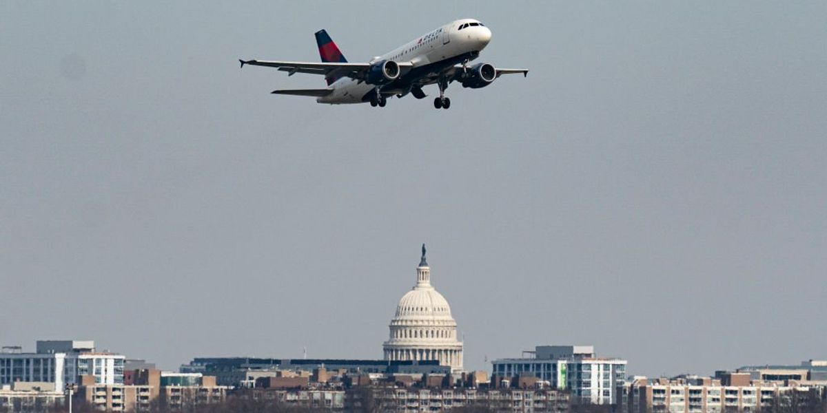 Transportation secretary blasts DOD after Army Black Hawk chopper’s ‘scenic’ flight causes near misses with 2 jetliners in DC Transportation secretary blasts DOD after Army Black Hawk chopper’s ‘scenic’ flight causes near misses with 2 jetliners in DC