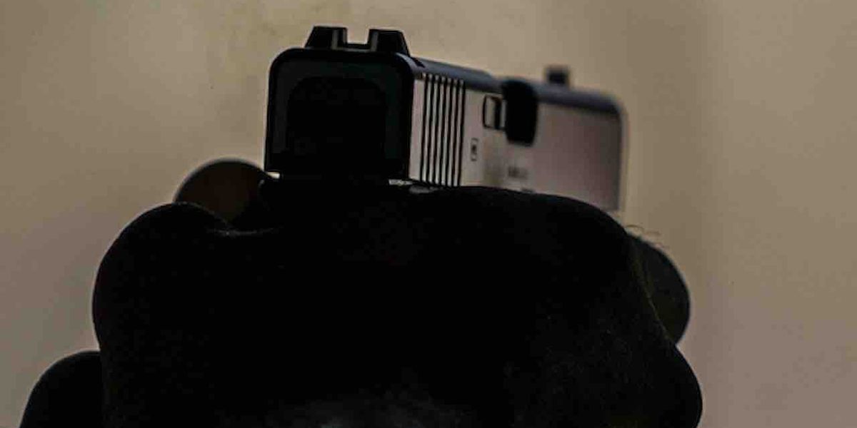 Good guy with a gun blows away suspect who shot 2 during downtown fight, ran off Good guy with a gun blows away suspect who shot 2 during downtown fight, ran off