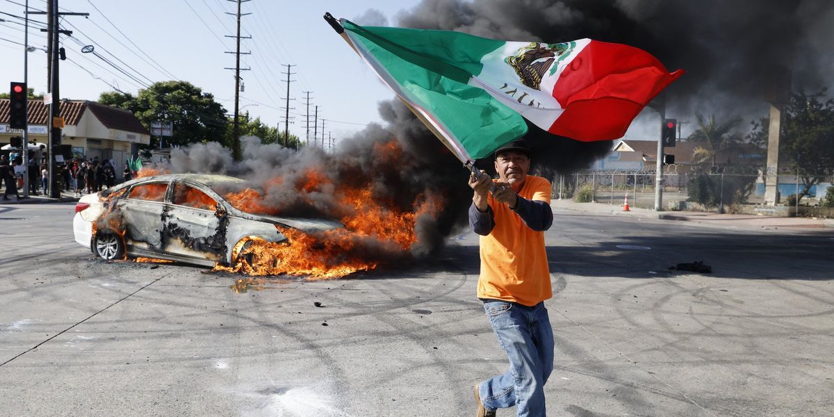 Los Angeles descends into chaos after police chief says officers will not aid ICE agents; Trump sends National Guard troops Los Angeles descends into chaos after police chief says officers will not aid ICE agents; Trump sends National Guard troops