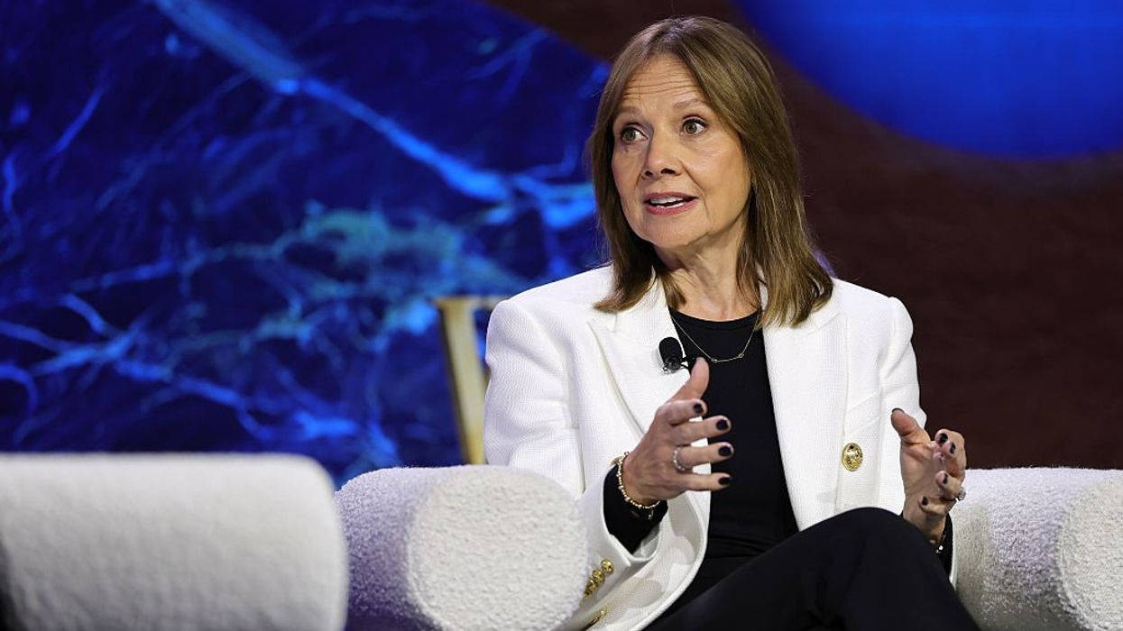 GM head touts EV-only future — while pouring $1 billion into gas engines