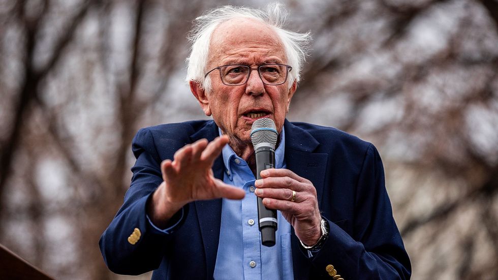 Manhattan is a ‘food desert’: Bernie Sanders defends government grocery stores