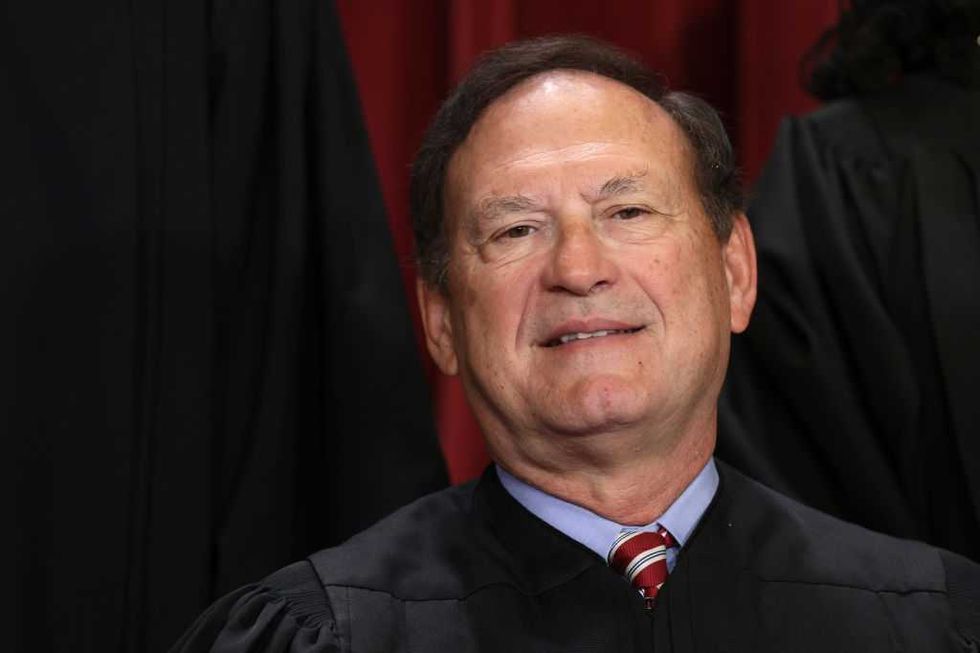 Justice Alito delivers win to Texas GOP, temporarily restores Republican congressional map