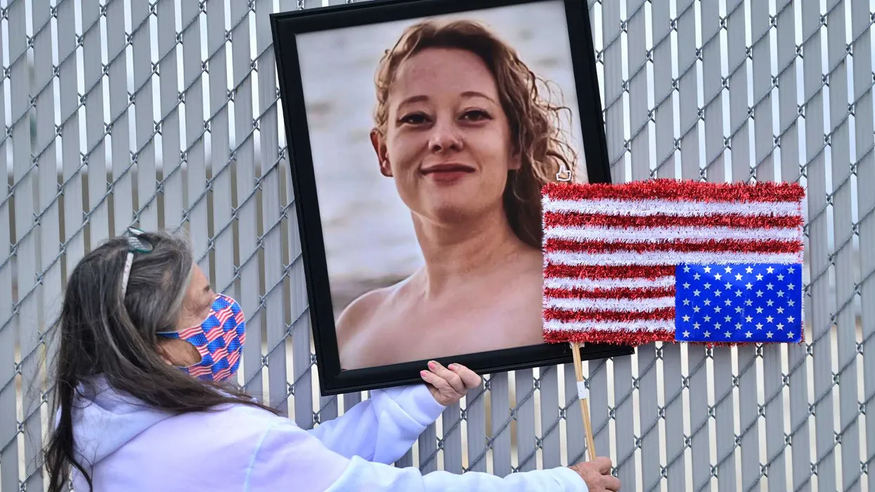 WATCH: Bystander video captures Renee Good protest kickoff — and it’s not grassroots at all