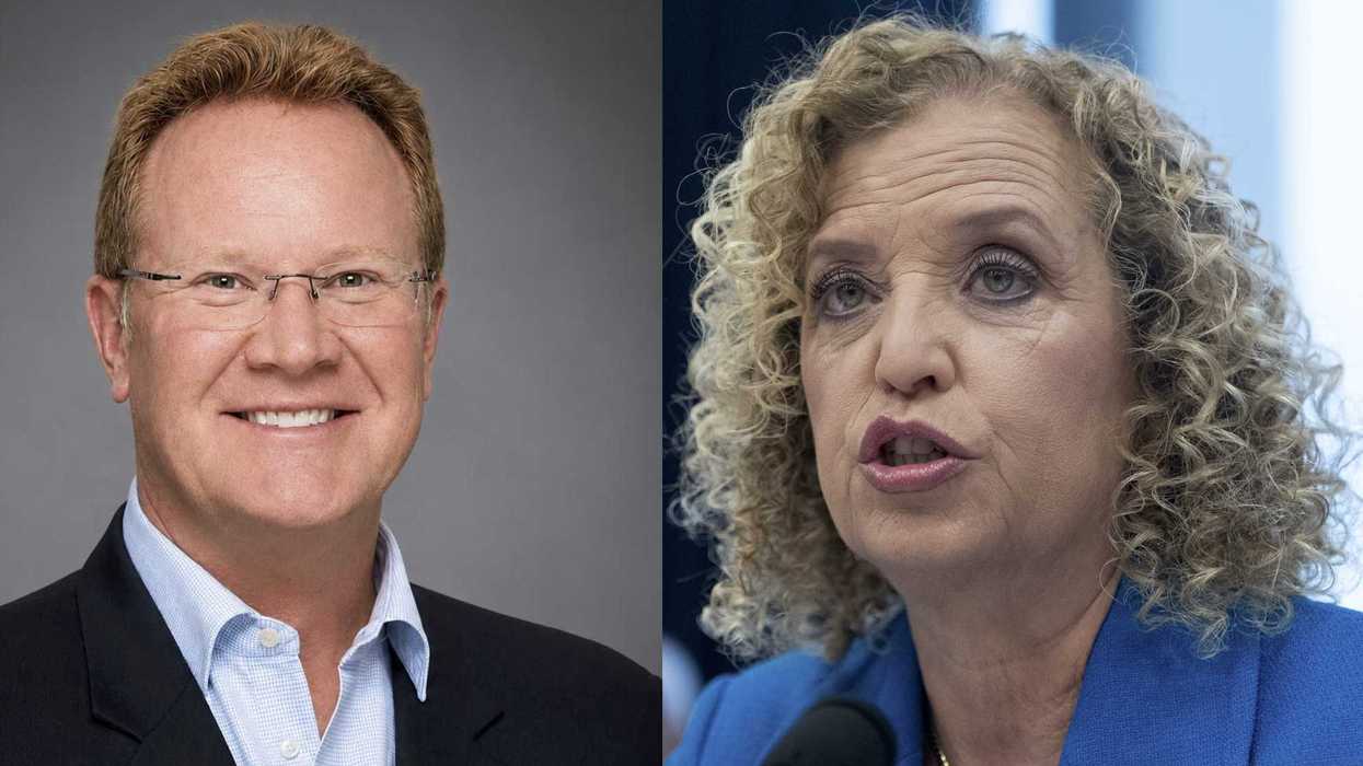 Debbie Wasserman Schultz wins primary in Florida — Republican bashes her as 'outsider' who 'parachuted' into district