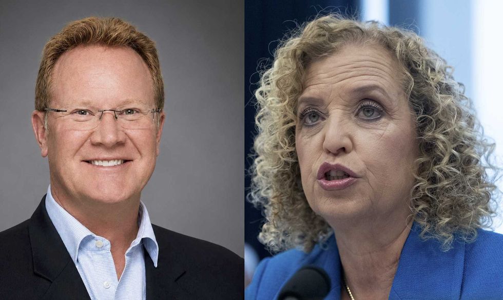 Debbie Wasserman Schultz wins primary in Florida — Republican bashes her as 'outsider' who 'parachuted' into district