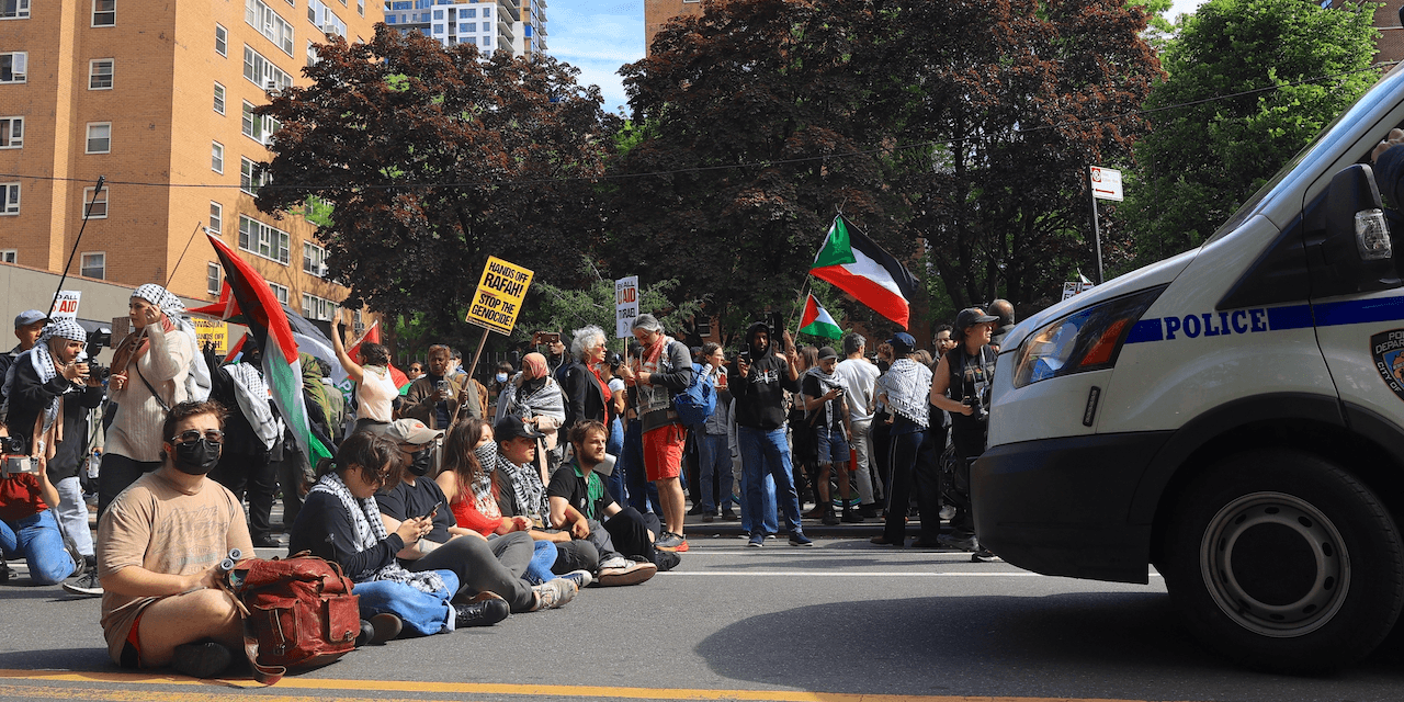 Blaze News original: Furious, fed-up commuters take matters into their own hands when leftist protesters block their way - Vimarsana News