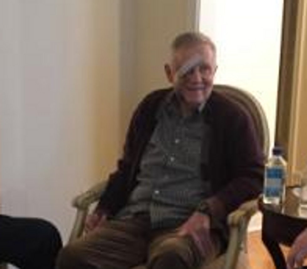 Harry Reid releases photo of himself after accident with rubber exercise band