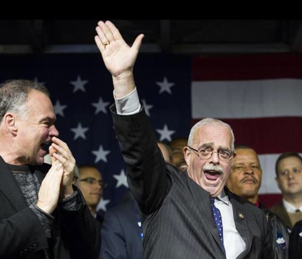 Dems Propose a 3.8 Percent Pay Raise for Federal Workers