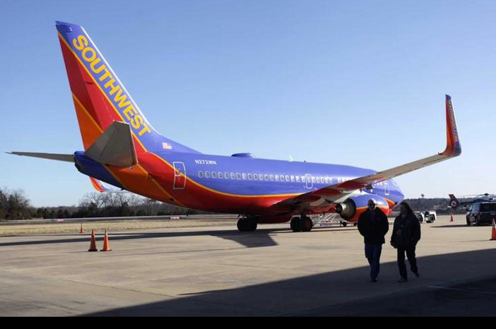 Dept. of Transportation hits airline with a record $1.6 million fine for tarmac delays
