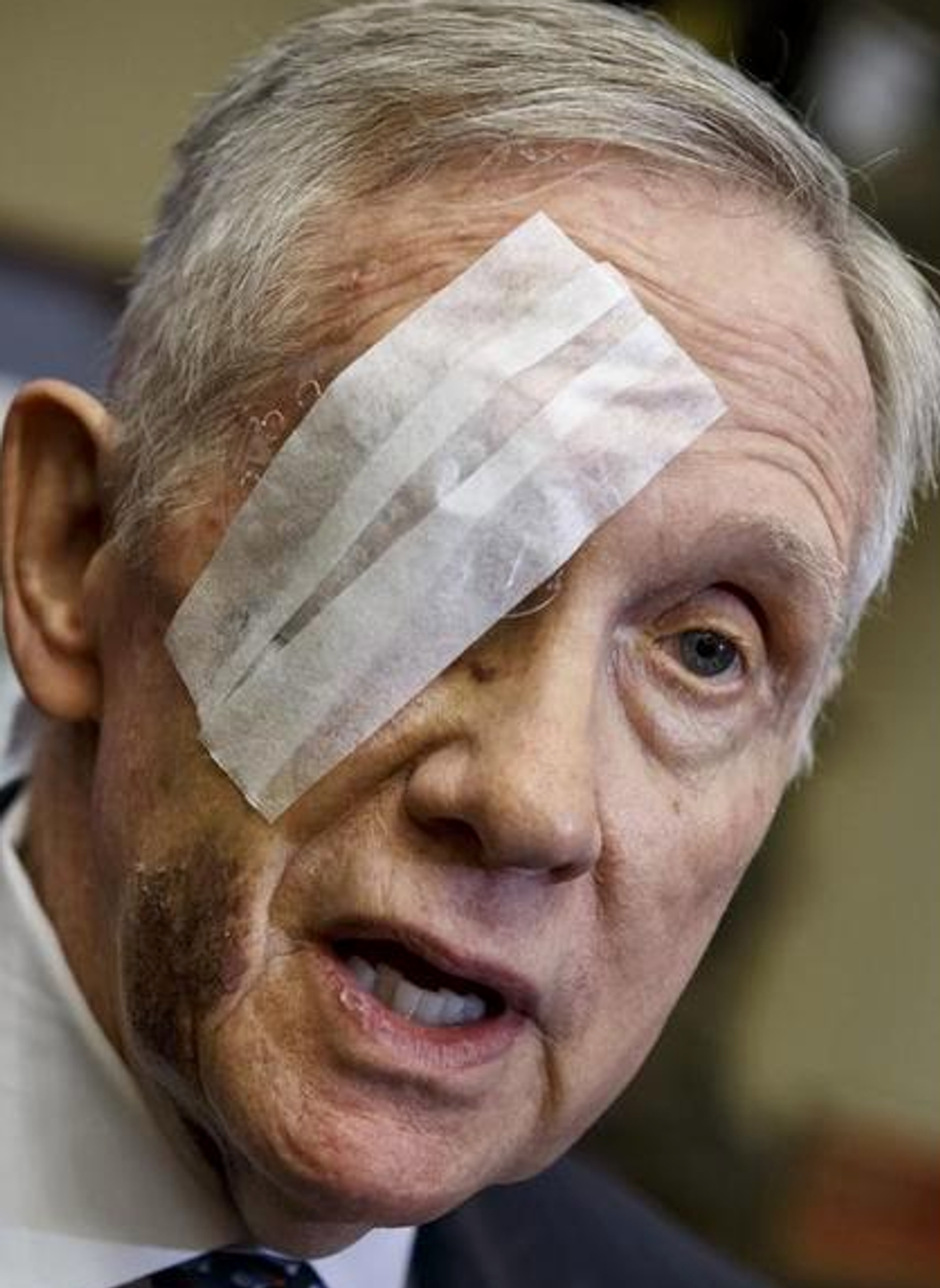 Doctors 'optimistic' after Reid's eye surgery
