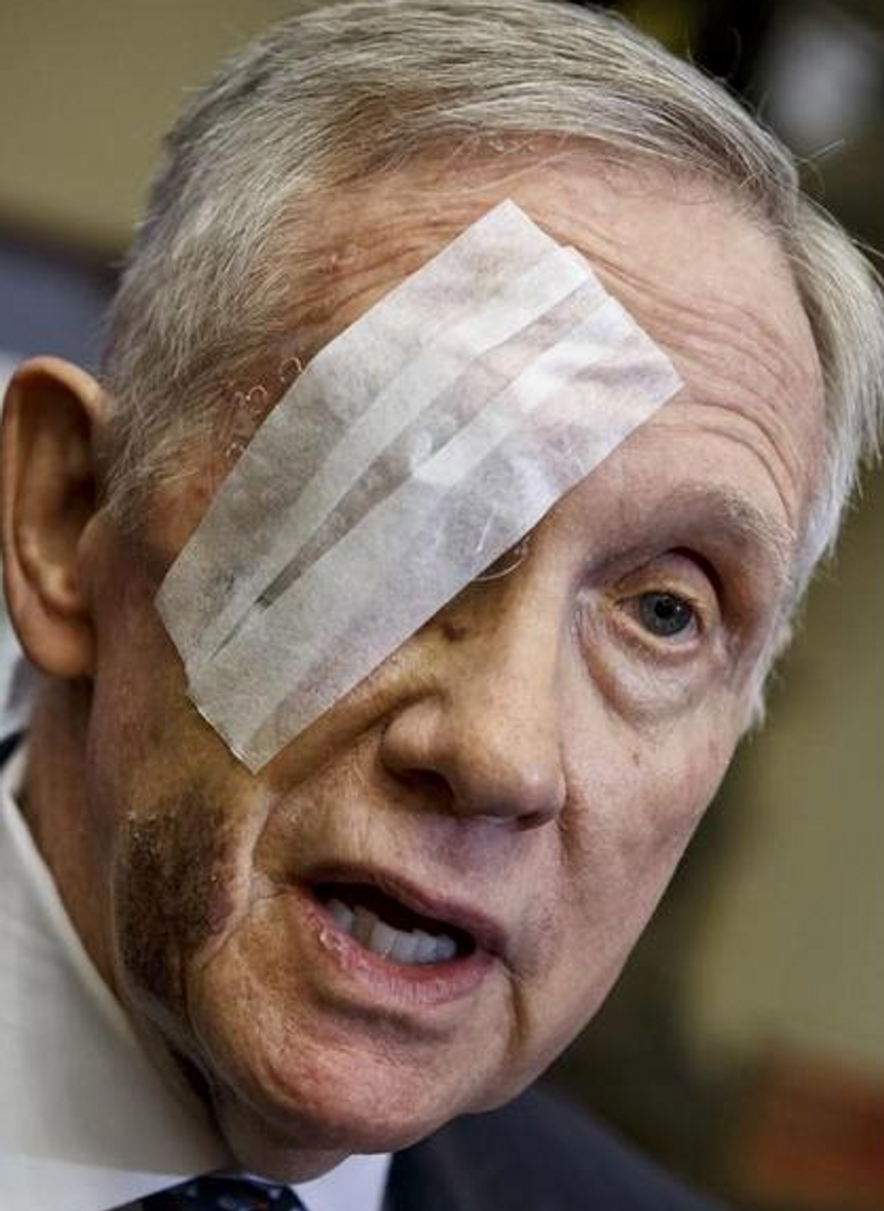 Doctors 'optimistic' after Reid's eye surgery