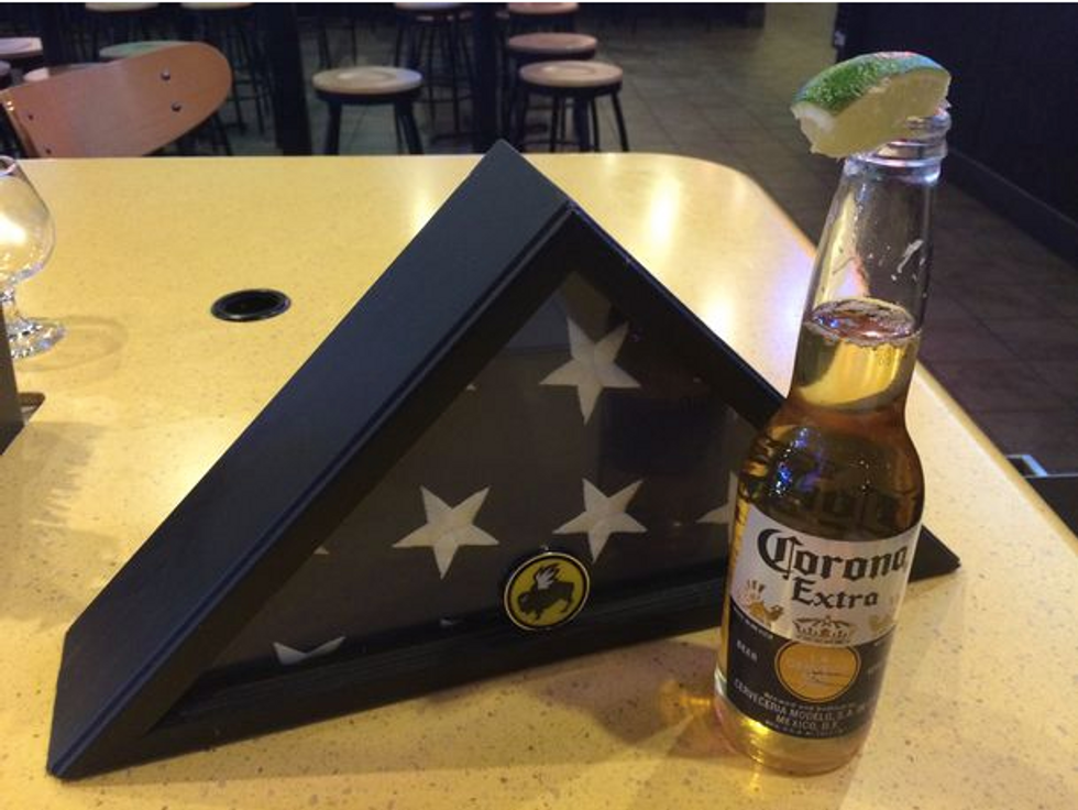 Woman Orders a Beer for a Fallen Soldier at Buffalo Wild Wings, Restaurant's Response Is Perfect
