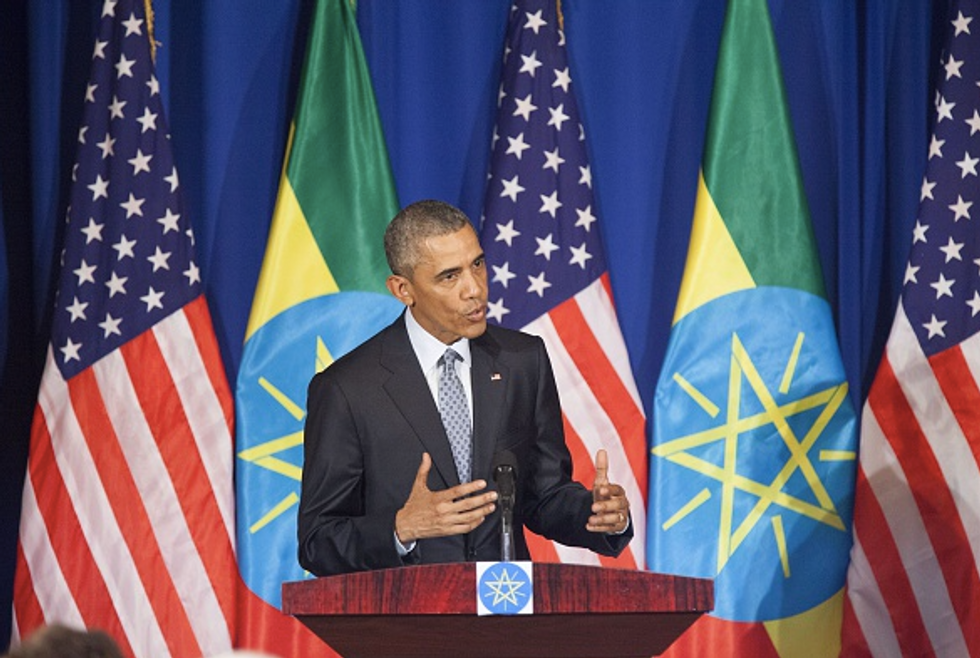 Obama Rips Comments by Huckabee, Other GOP Contenders as ‘Ridiculous’ and ‘Sad’