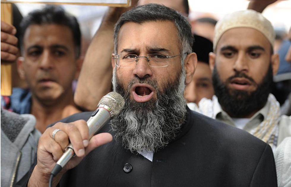 UK Charges Radical Islamic Cleric Anjem Choudary With ‘Inviting Support’ of Islamic State