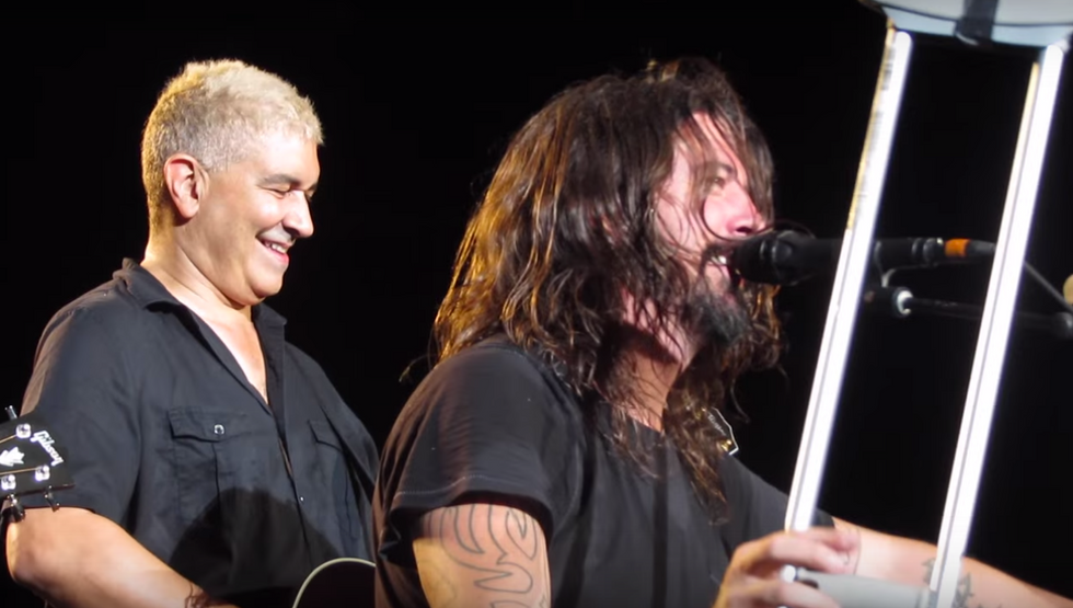 Watch What Foo Fighters Frontman Dave Grohl Does in the Middle of a Concert When He Spots a Fan Crying
