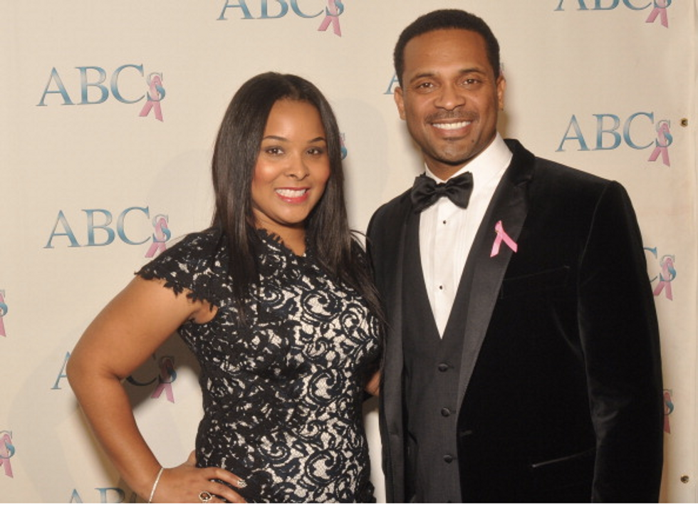 Comedian Mike Epps Told a Woman to ‘DM’ Him on Twitter — but See How He Reacted When His Wife Suddenly Showed Up