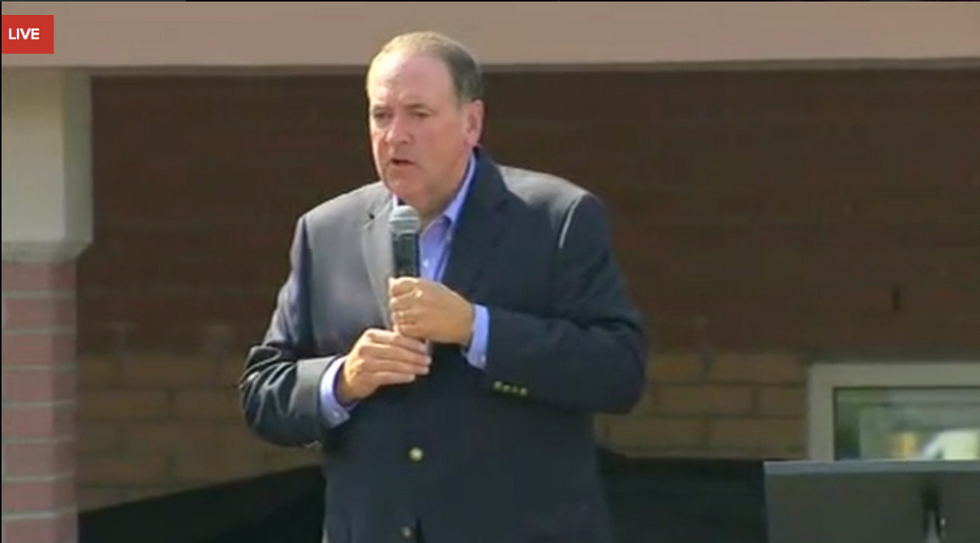 Huckabee to Judge Who Put Kentucky Clerk in Jail: Lock Me Up Instead
