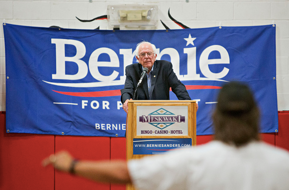 Bernie Sanders Overtakes Hillary Clinton in Iowa for the First Time