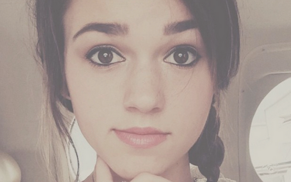 Sadie Robertson Opened an Old Notebook and Discovered Something Hidden Inside That Left Her in Tears