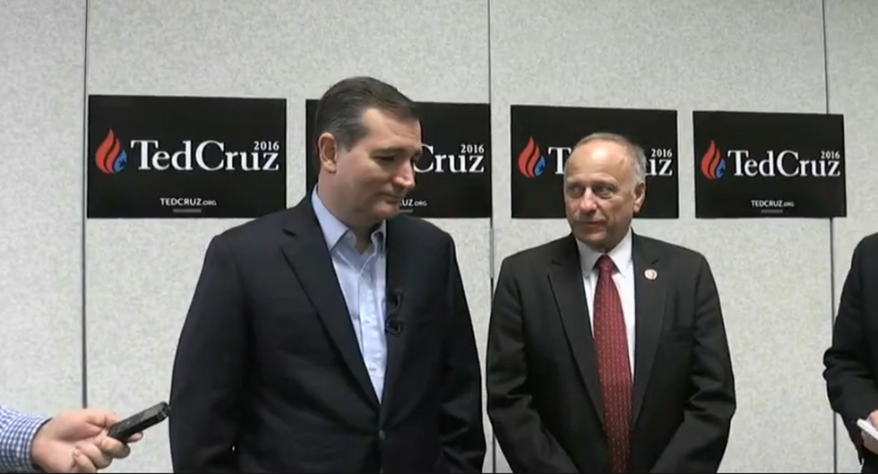 Watch How Ted Cruz Handles Persistent Reporter's Attempts to Get Him to 'Attack' Donald Trump