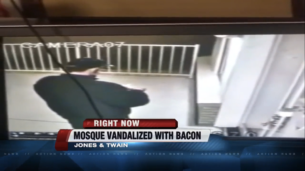FBI Investigating Incident of Bacon Wrapped on Mosque Doors as Possible Hate Crime