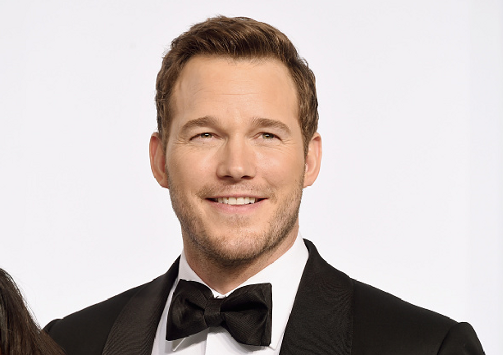 In One Photo, Actor Chris Pratt Defies Pretty Much Every Liberal Hollywood Stereotype