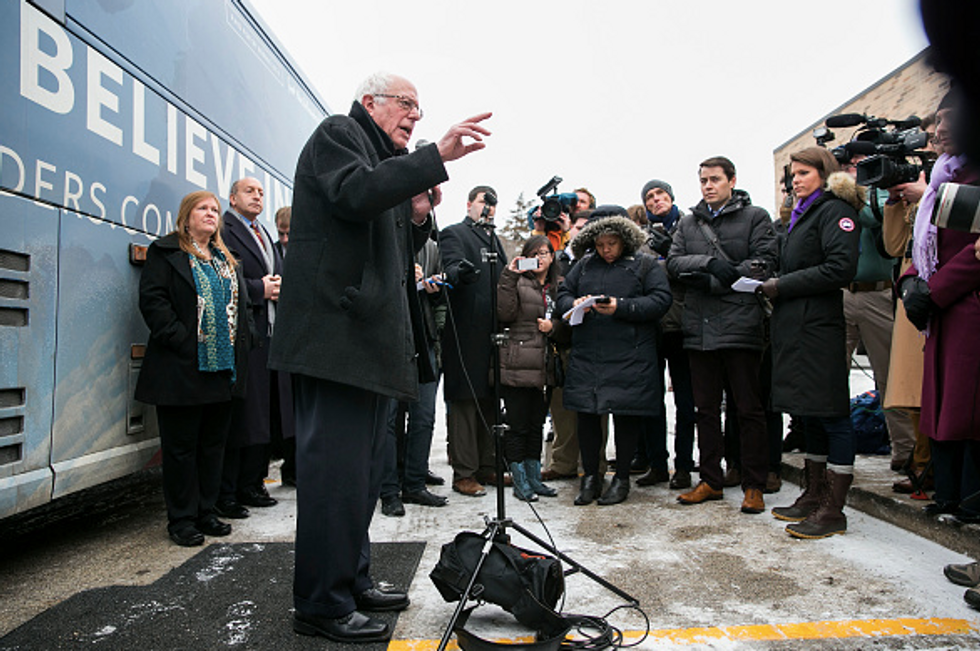 Obama to Meet with Bernie Sanders in Oval Office Wednesday Amid Spat