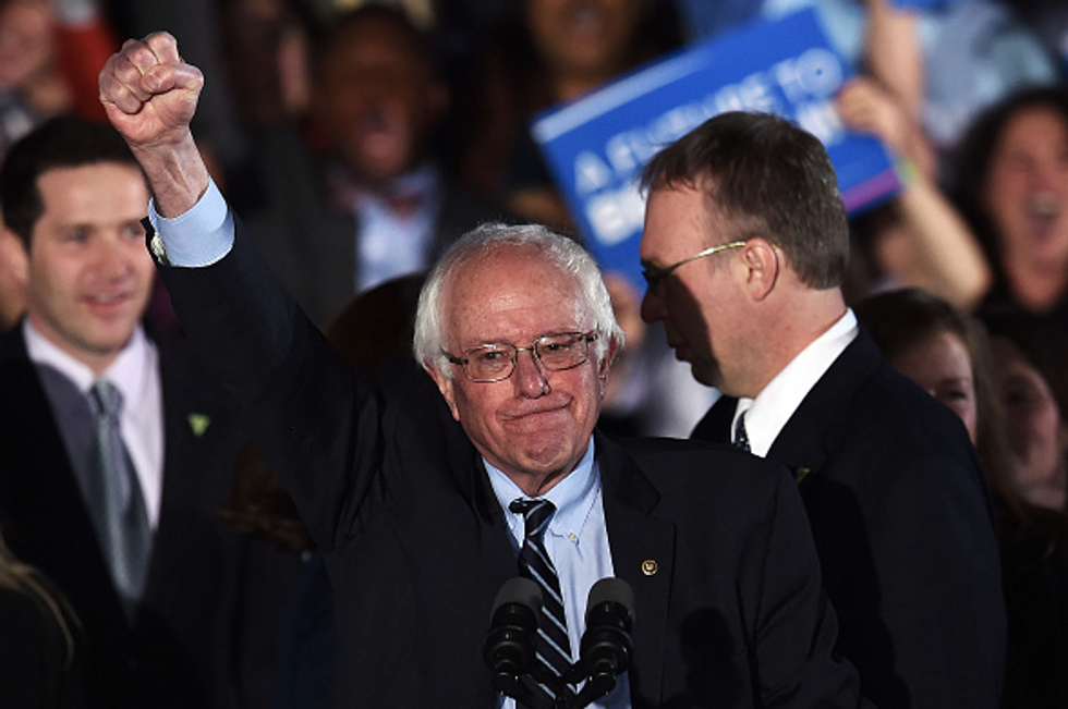 Sanders Moves to Obama’s Left on Immigration, Criticizing one Aspect of Executive Actions