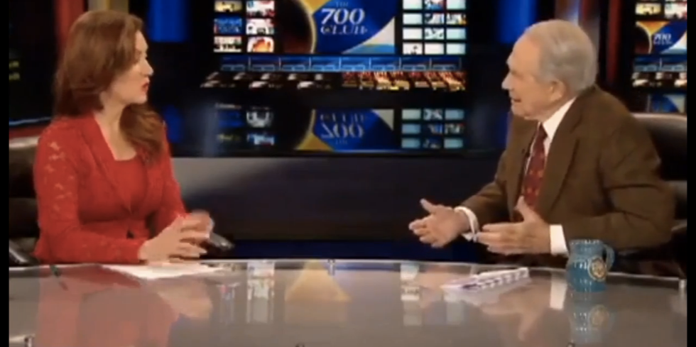 Pat Robertson: Women Entering Combat Zones Is 'Masochistic,' '50 Shades of Grey Squared