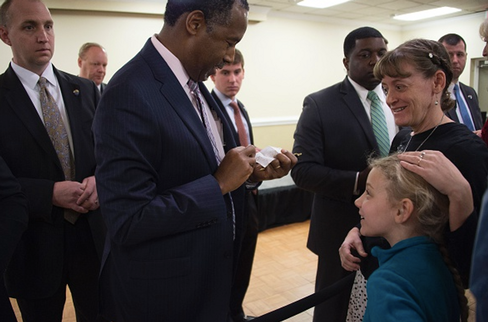 Ben Carson Seeks Democratic Support in Open South Carolina Primary