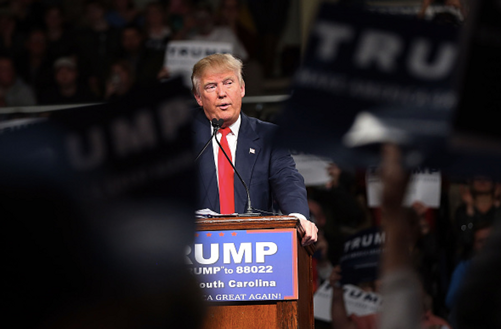 ‘She’s in His Hands Now’: Trump Alleges Obama Is Protecting Hillary in Email Scandal