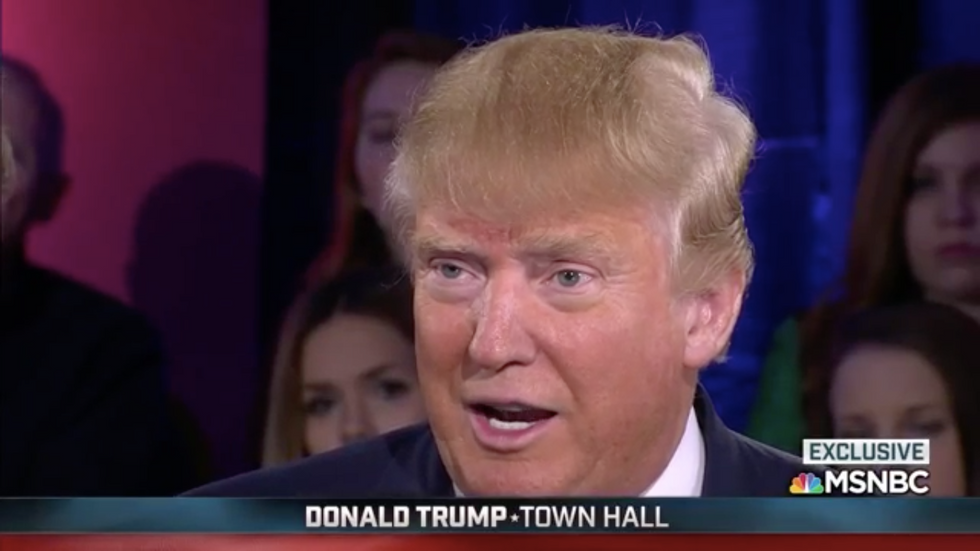 Donald Trump: I Would 'Force' Apple to Hack San Bernardino Killer's iPhone