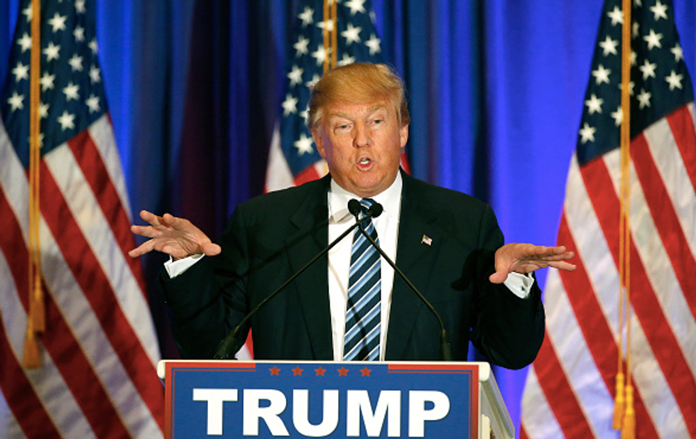 Report: Accusations of Trump's Ties to Mafia Associate Gain Steam as Candidate Withholds Taxes