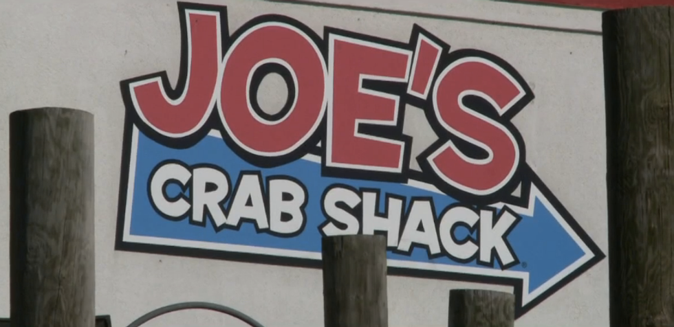 They Went to Joe's Crab Shack to Celebrate a Birthday — but After One Look at a 'Sickening' Photo, They Left Without Eating