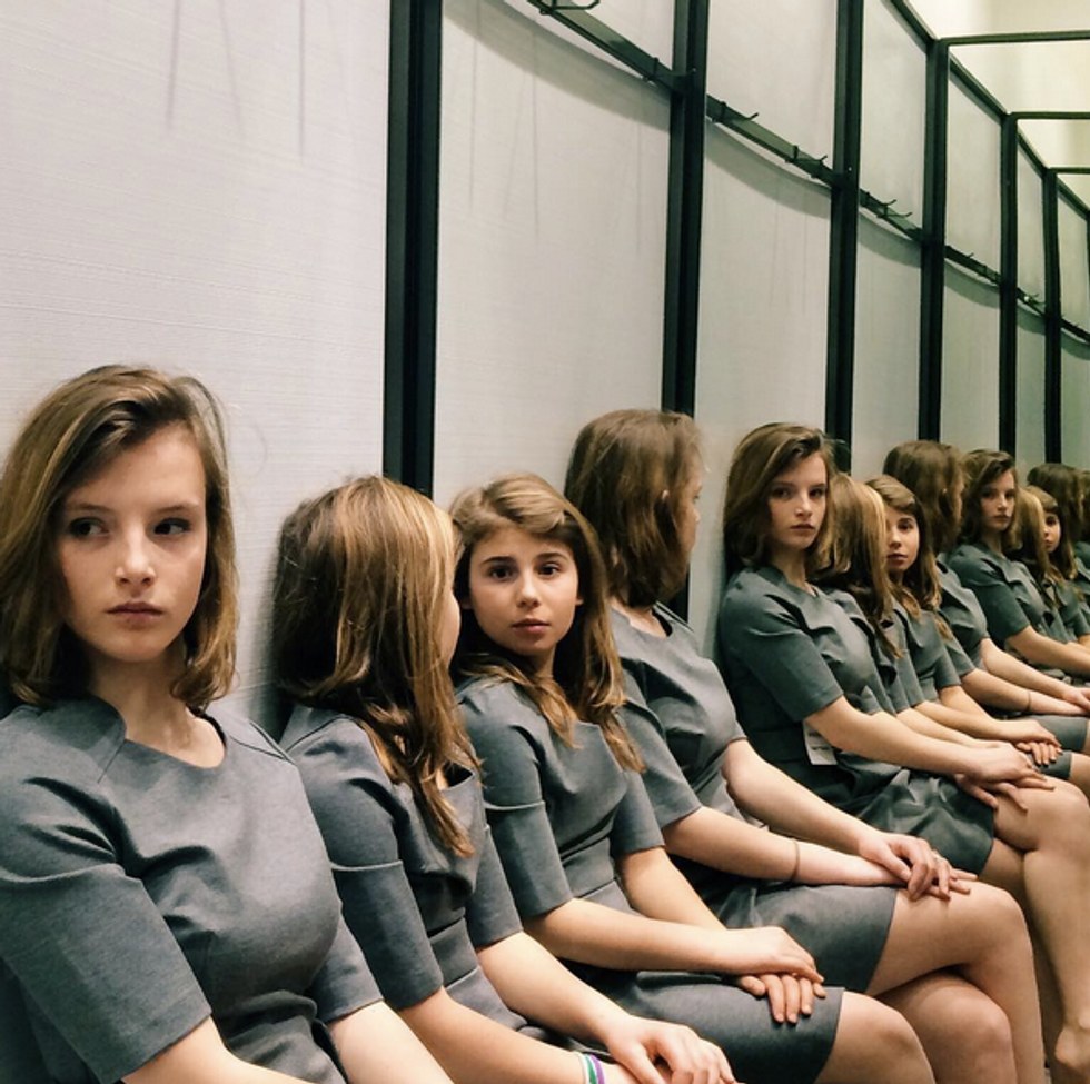 The Internet Is Losing Its Mind Trying to Agree on How Many Girls Are Actually in This Photo