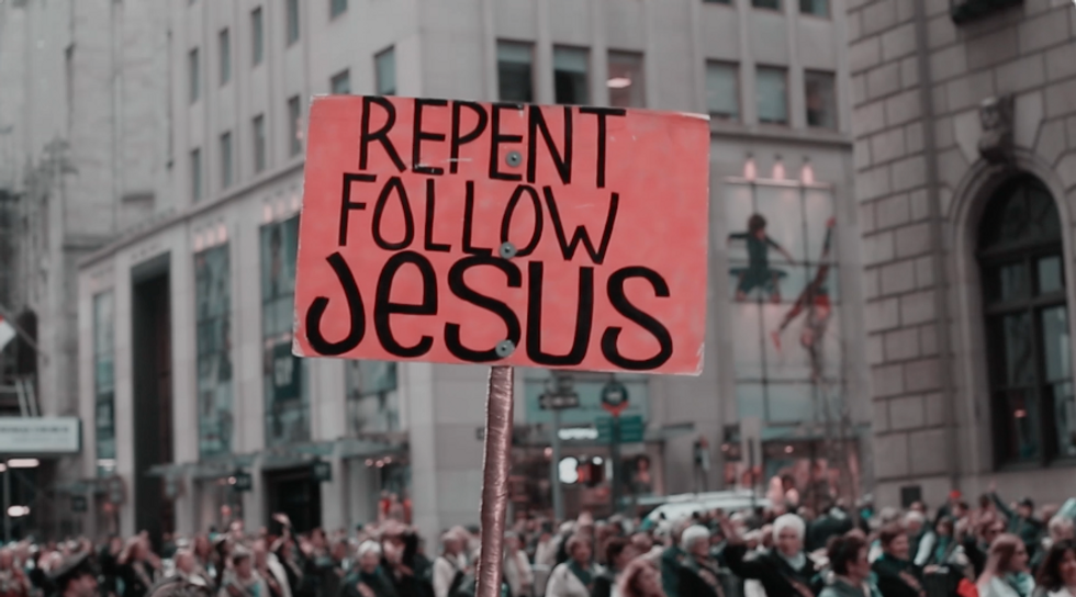 Video: Evangelical Preacher Confronted by Mocker, 'Muslim' Children at NYC's Saint Patrick's Day Parade