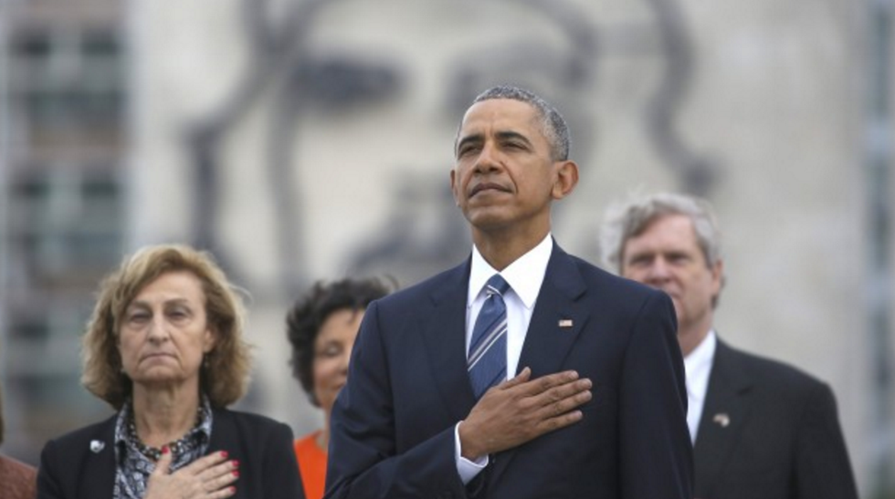 Reporter Says There Was a 'Collective Gasp' in Press Room When Obama 'Paused' for Photo in Front of This Famous Sculpture in Cuba