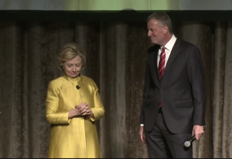 Clinton Mocks Her Own NYC Subway Fail During Appearance With Mayor Bill de Blasio