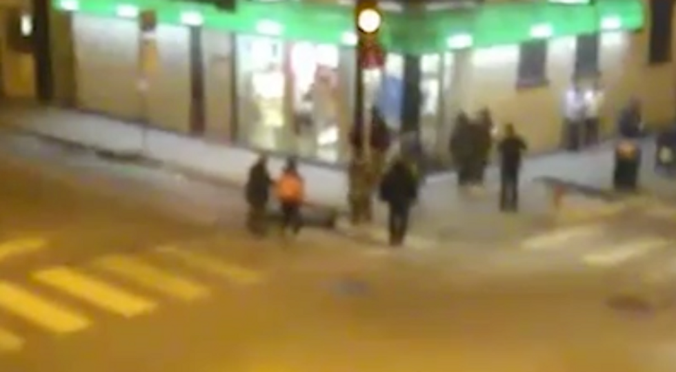 Man Knocked Unconscious, His Body Left in Street — This Time, Bystanders' Decision Not to Help Has Horrific Consequence (GRAPHIC)