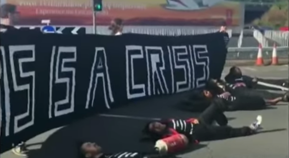 VIDEO: UK Black Lives Matter Protesters Anger Drivers, Block Road to One of World's Busiest Airports