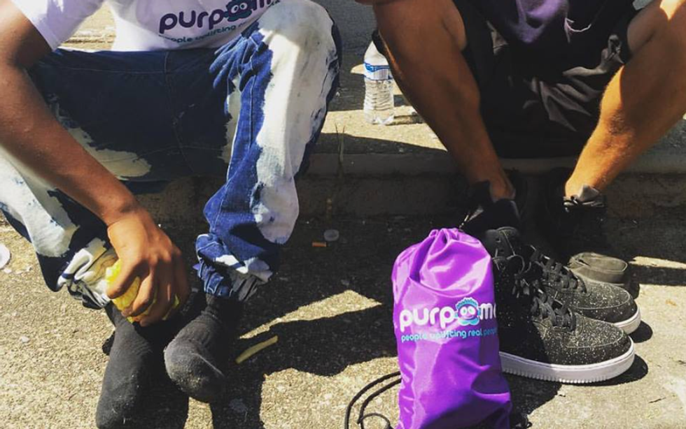 Teen Gives Shoes Away to Homeless Man, Hoping to 'Overshadow Violence' In His Community