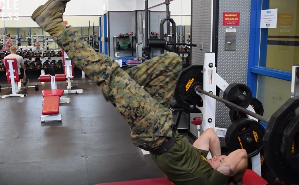 Watch: The things this U.S. Marine can do on a pull up bar seem almost unreal