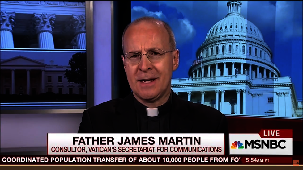 Catholic priest compares removed United passenger to Jesus