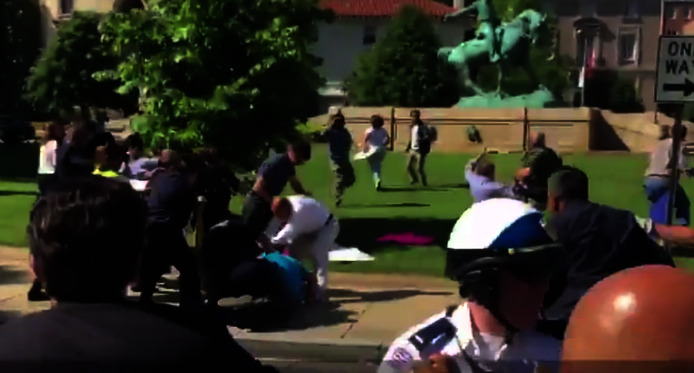 Turkey blames US for violence between Erdogan's bodyguards and protesters