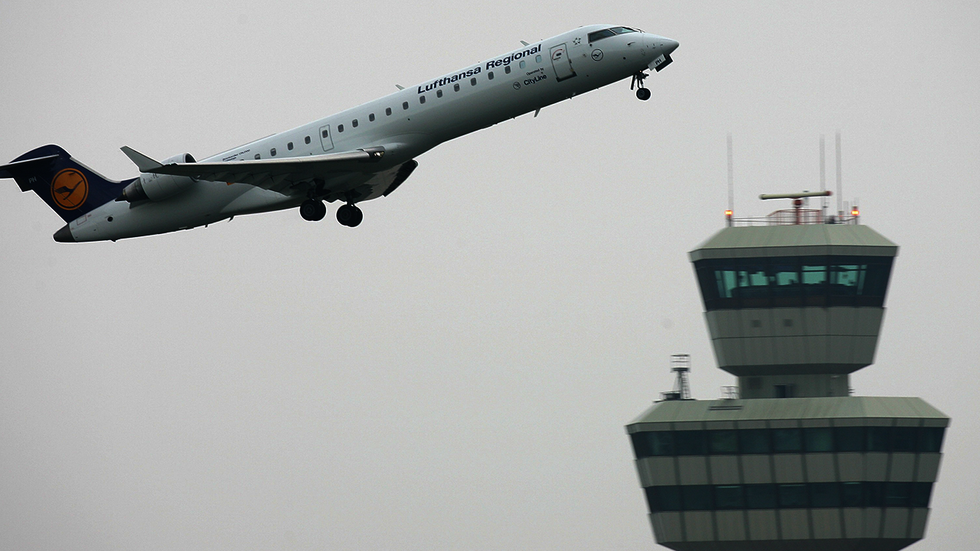 Did a GOP congressman hand over air traffic control to his lobbyist girlfriend?
